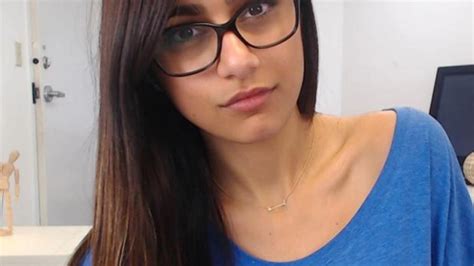 mia khalifaxxxhd|Mia Khalifa Is One Sexy Brunette